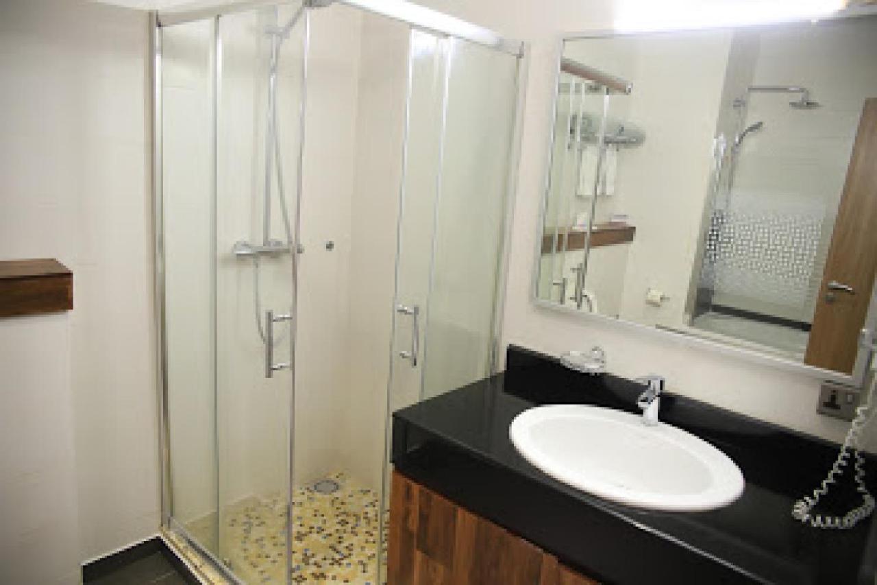 Room In Lodge - Best Western Plus-Ιμπαντάν Εξωτερικό φωτογραφία