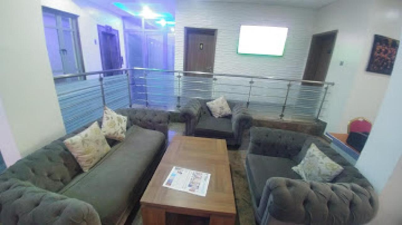 Room In Lodge - Best Western Plus-Ιμπαντάν Εξωτερικό φωτογραφία