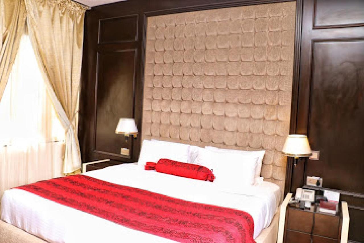 Room In Lodge - Best Western Plus-Ιμπαντάν Εξωτερικό φωτογραφία