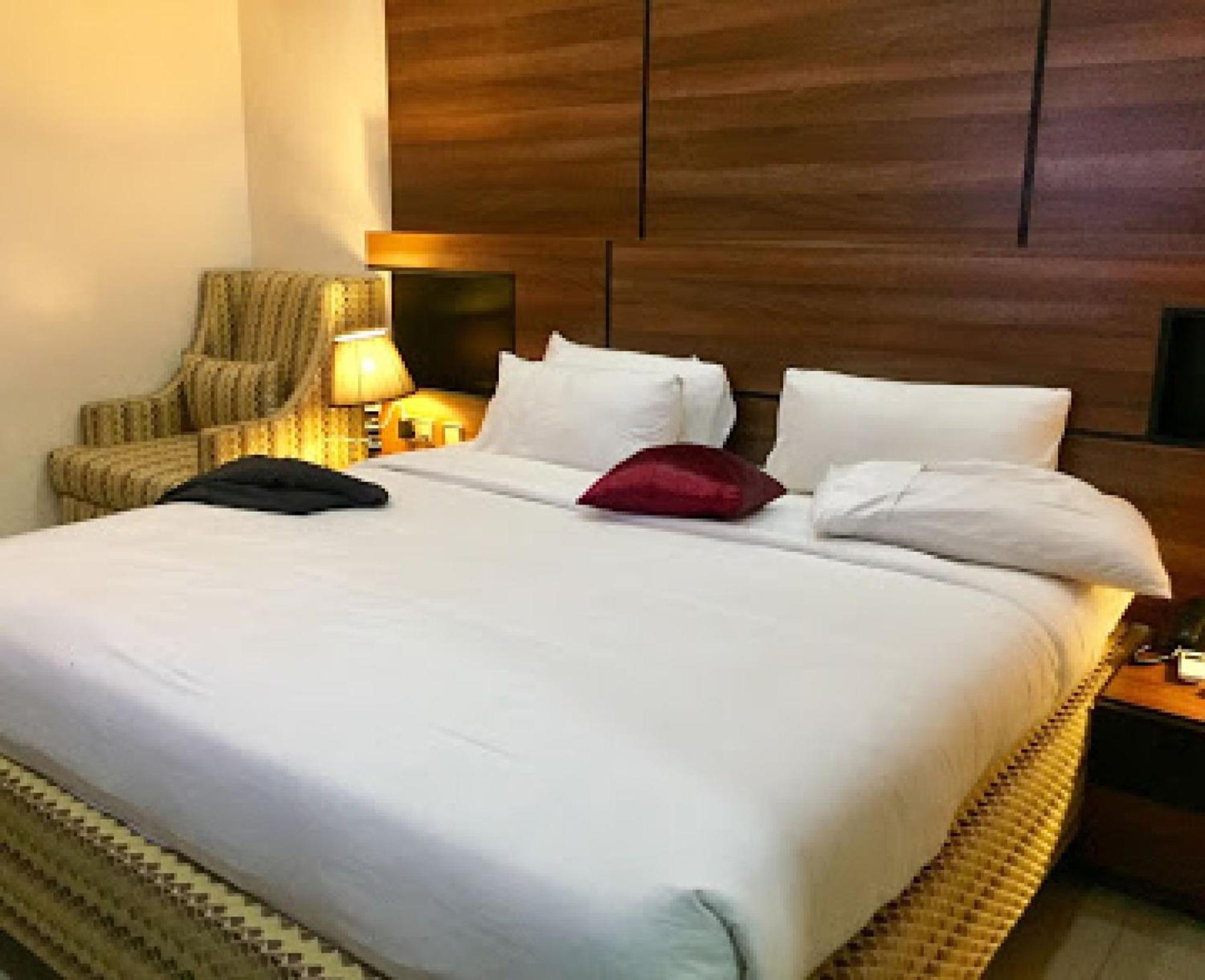 Room In Lodge - Best Western Plus-Ιμπαντάν Εξωτερικό φωτογραφία